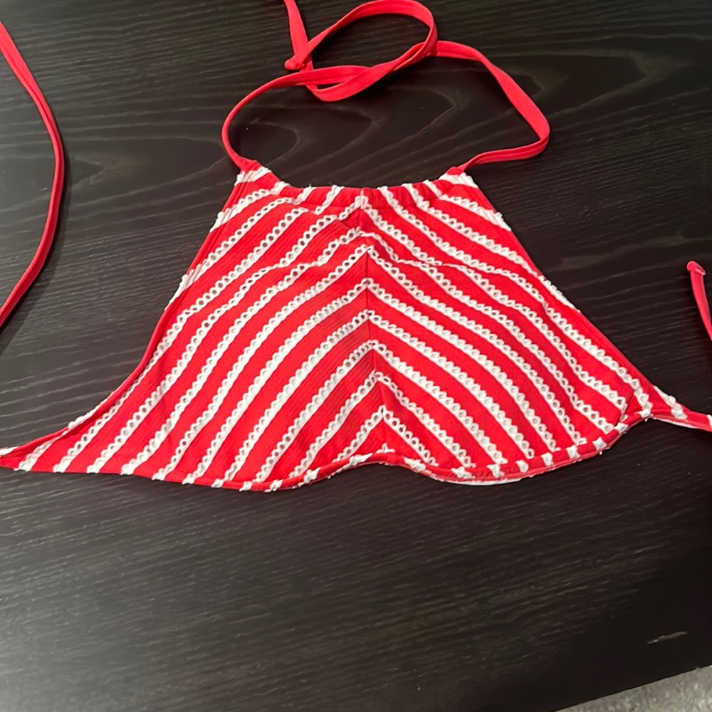 🔴5 for $25- Vitamin A bikini top M